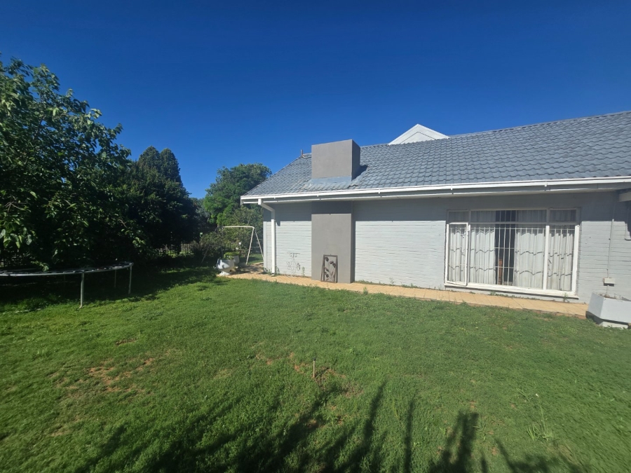 5 Bedroom Property for Sale in Fichardt Park Free State